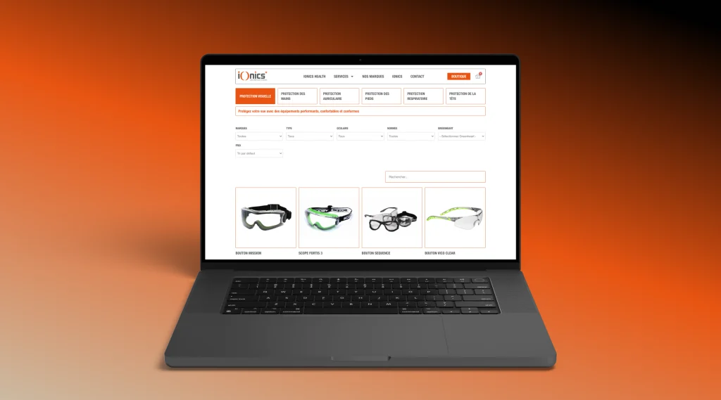 Boutique WooCommerce Ionics affichée sur un MacBook Pro